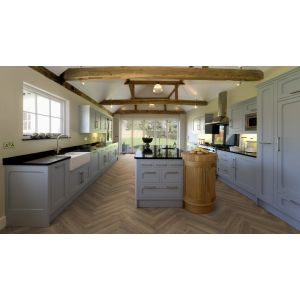 Keuken met Parva Oak Apulia 41215 PVC visgraat vloer mFLOR