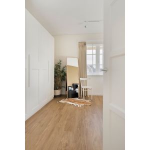 Doorloop met English Oak Lewes Oak PVC 70599 PVC vloer mFLOR