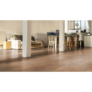 Woonkamer met Authentic Oak Tanoak 56284 PVC vloer mFLOR