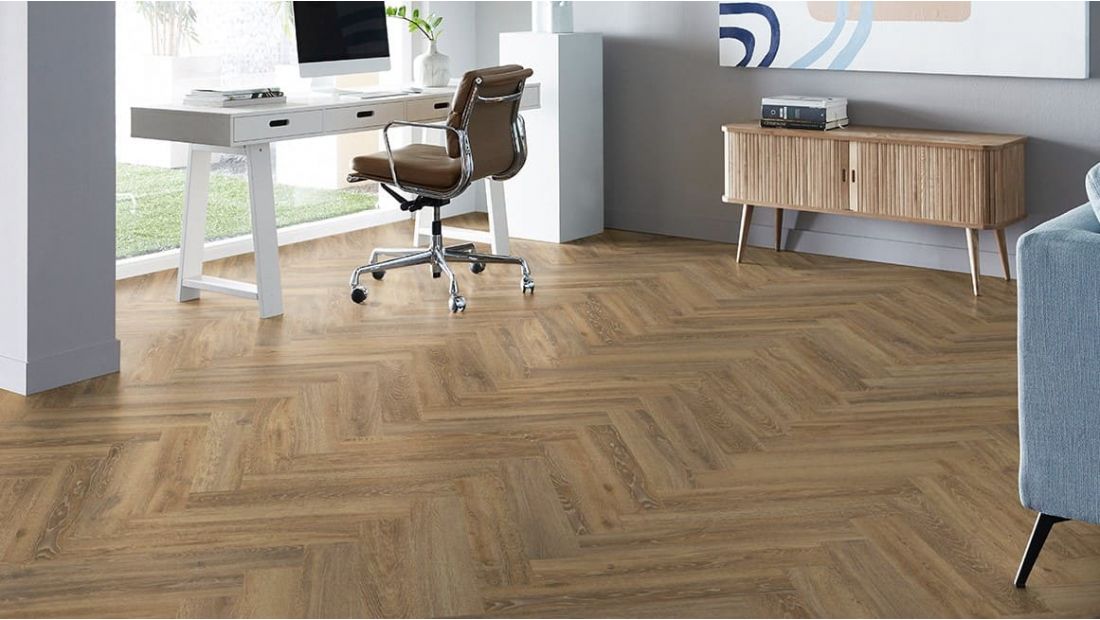 Kantoor met Parva Oak Apulia 41215 PVC visgraat vloer mFLOR